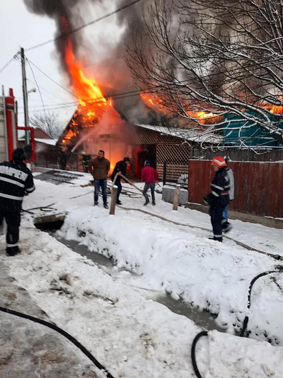 Pagubele produse de incendiu au fost uriaşe FOTO Facebook/Primăria Dumeşti