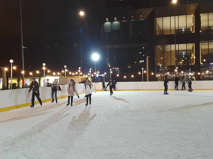 Patinoarul de la Iulius Town FOTO Ștefan Both