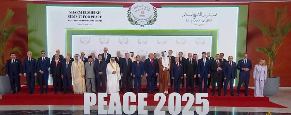 Diplomație, interese și echilibru de putere. De ce s-au grăbit liderii lumii să apară în poză cu Donald Trump la Sharm El-Sheikh. Nu e doar despre pace