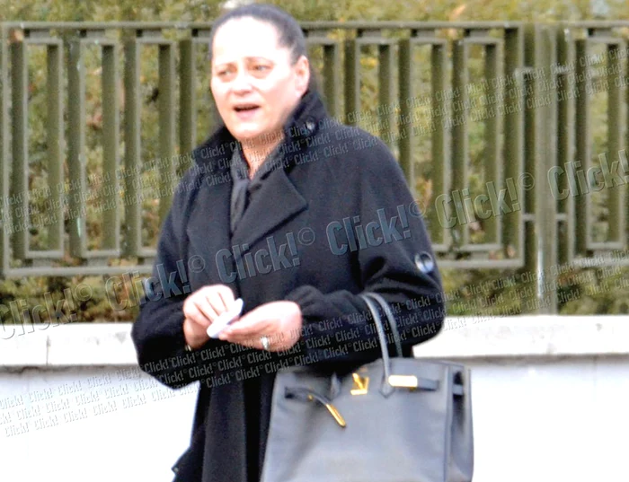 Soţia vine zilnic la mormânt