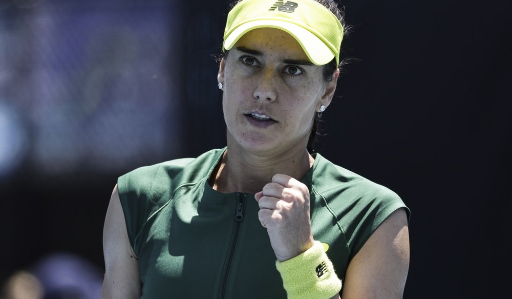 Sorana Cîrstea zburdă pe zgura de la Iași. Și-a asigurat un premiu cât pentru câteva zile de concediu