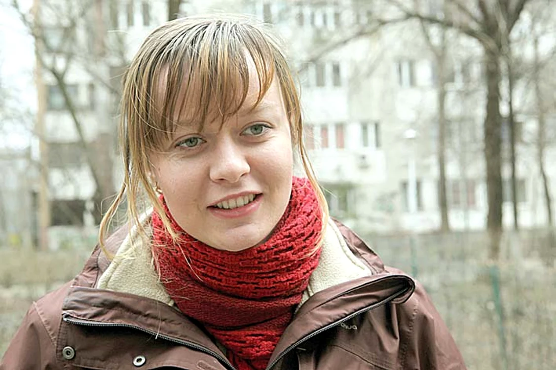 Nicoleta Adam e la master, dar nu-i este ruşine să facă munca de jos
