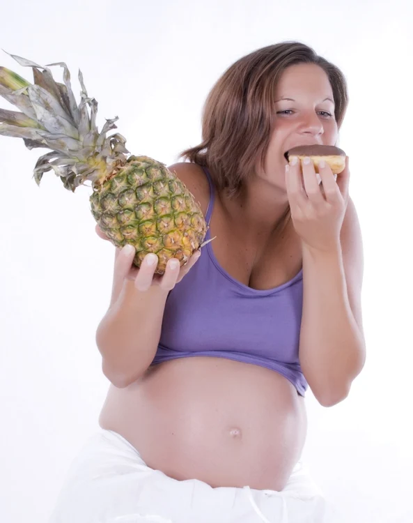 Mâncatul excesiv, sedentarismul și fumatul pot afecta fătul chiar și după naștereFoto: Hepta