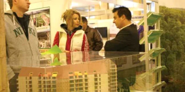 Se cer case vechi,  se oferă case noi