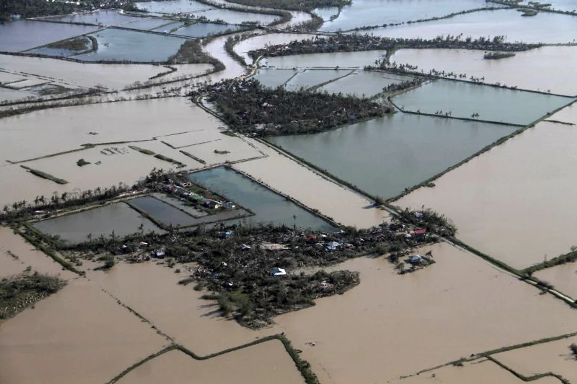 Oraşul Tacloban a fost măturat de taifunul Haiyan cu o violenţă nemaivăzută (Foto: Reuters)