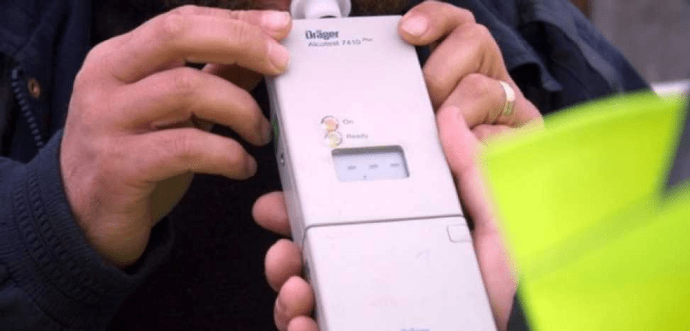  Un şofer care a folosit spray de gură, depistat cu 1,78 alcoolemie. Ce au indicat analizele de sânge