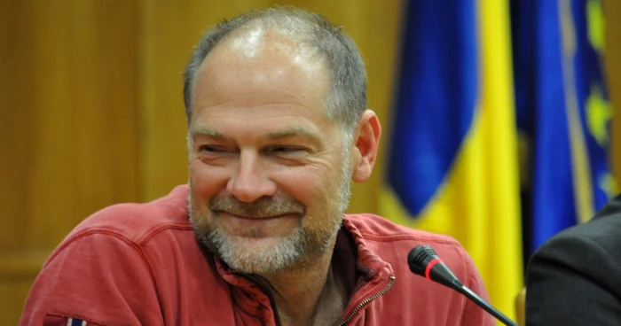 Les Stroud realizează "Survivorman”  de peste 15 ani, temerarul canadian fiind cel care a iniţiat acest format de emisiune