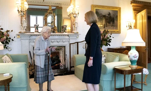 Regina Elisabeta a II a a parut fragila la intalnirea cu Liz Truss de la Castelul Balmoral (3) jpg