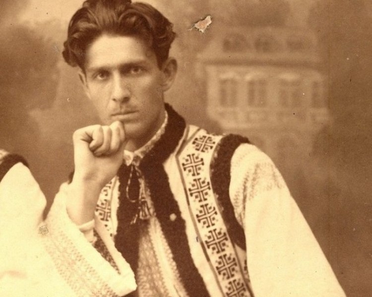 Pedeapsa primită de bărbatul care a lipit poze cu Corneliu Zelea-Codreanu pe sediile Poliției Capitalei și SRI 
