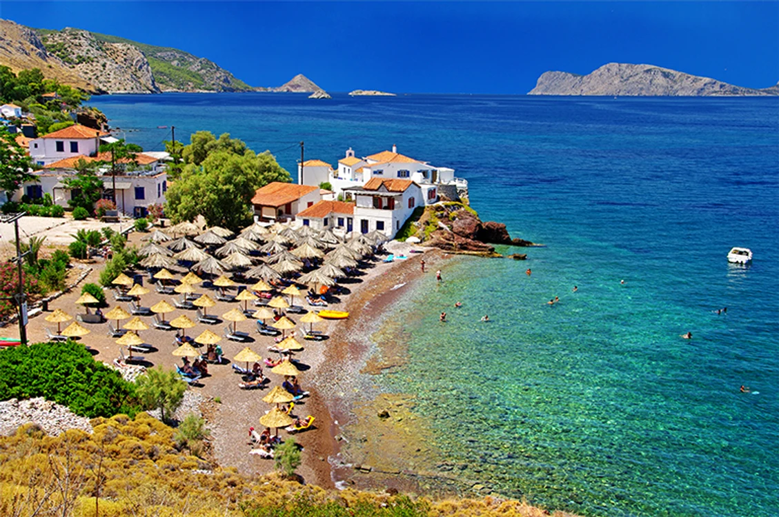 În Hydra, nu există nici hoteluri sau pensiuni cu piscină