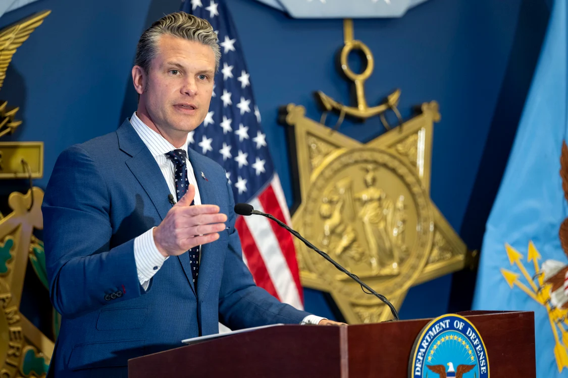 Pete Hegseth a semnalat că SUA vor reduce bugetul destinat sprijinirii Ucrainei FOTO Profimedia 