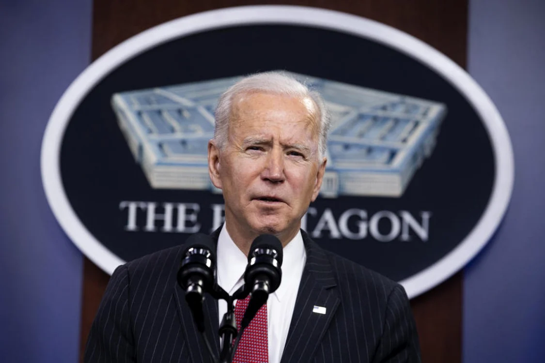 Joe Biden susţinând un discurs în cadrul preimei sale vizite la Pentagon în calitate de preşedinte al SUA FOTO EPA-EFE