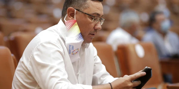Şedinţa comună a parlamentului Victor Ponta fara masca FOTO Inquam Photos / Octav Ganea