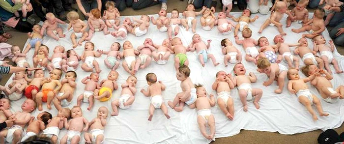 În ultimii ani, numărul  nou-născuţilor din România  a scăzut dramatic