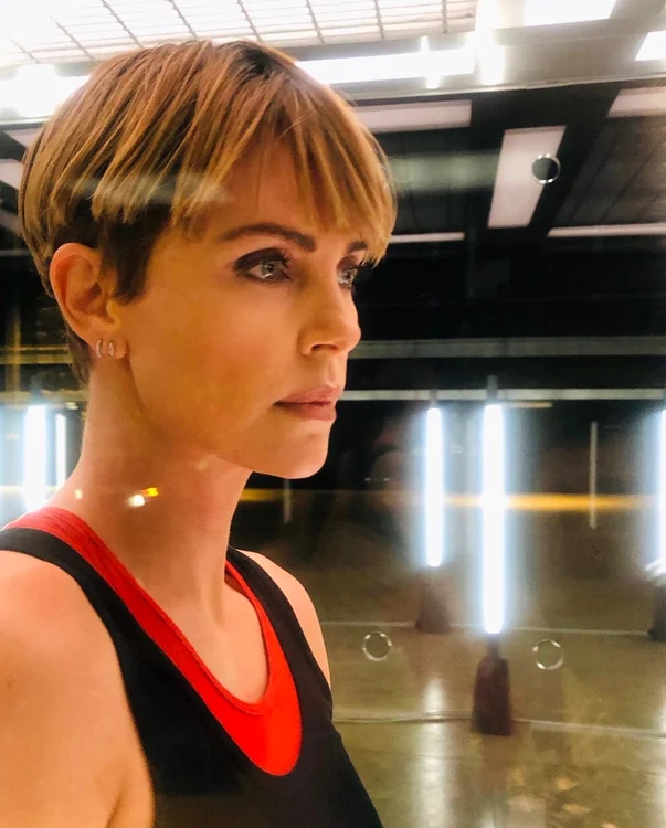 6 charlize png png