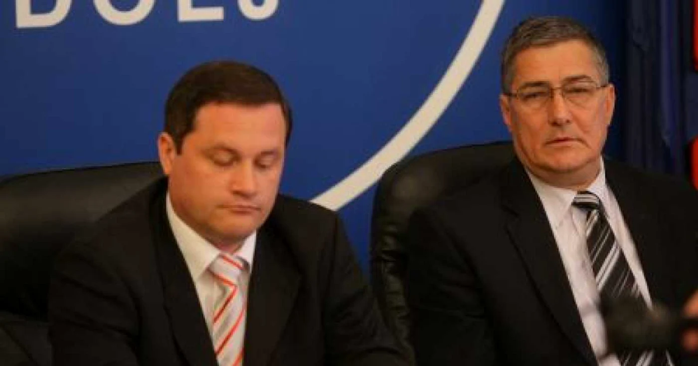 Prefectul Eugen Georgescu(dreapta) a rămas fără subprefect