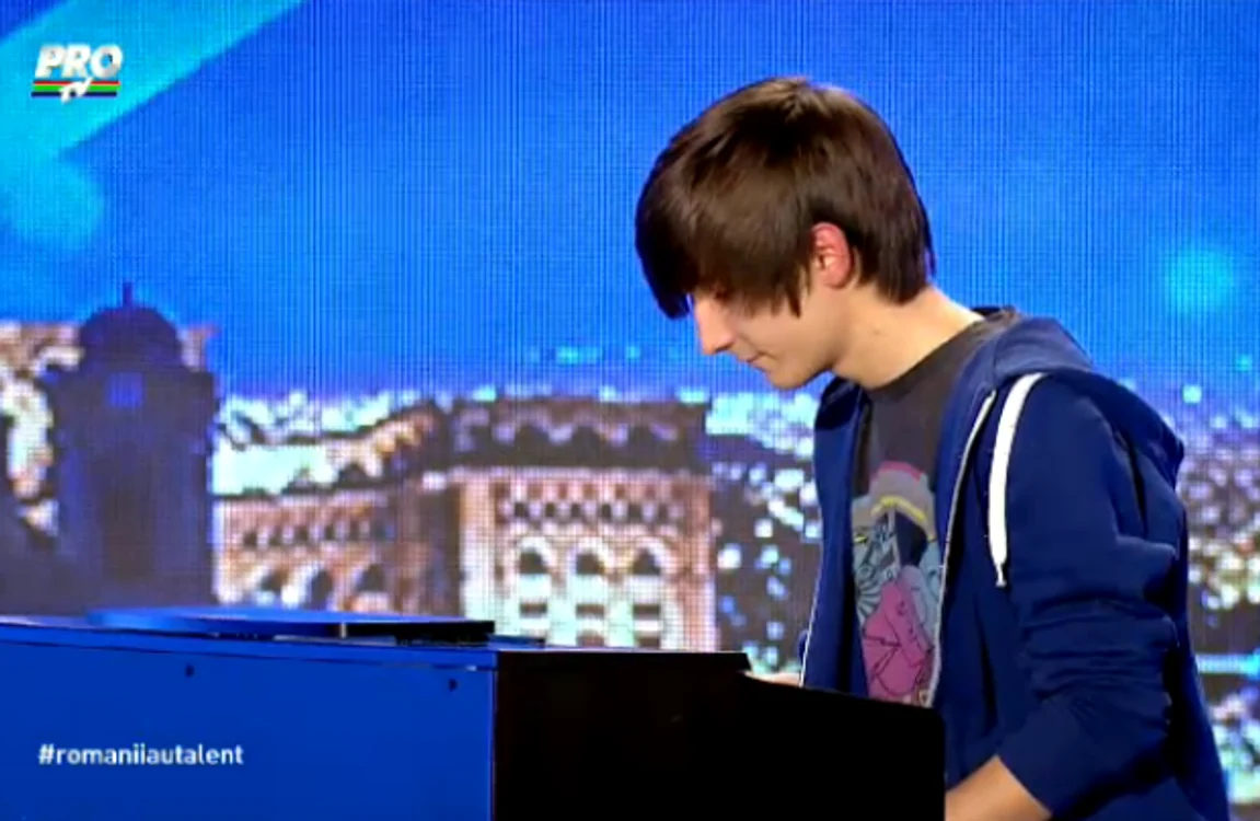"Românii au talent" - Mihaela i-a declarat dragostea băiatului care a cântat uluitor la pian