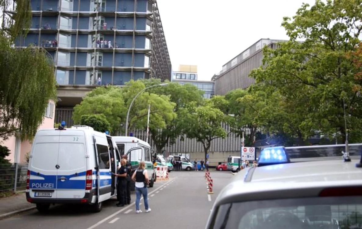 
    Atac armat la un spital din BerlinFoto: Twitter Polizeireporter-BM  