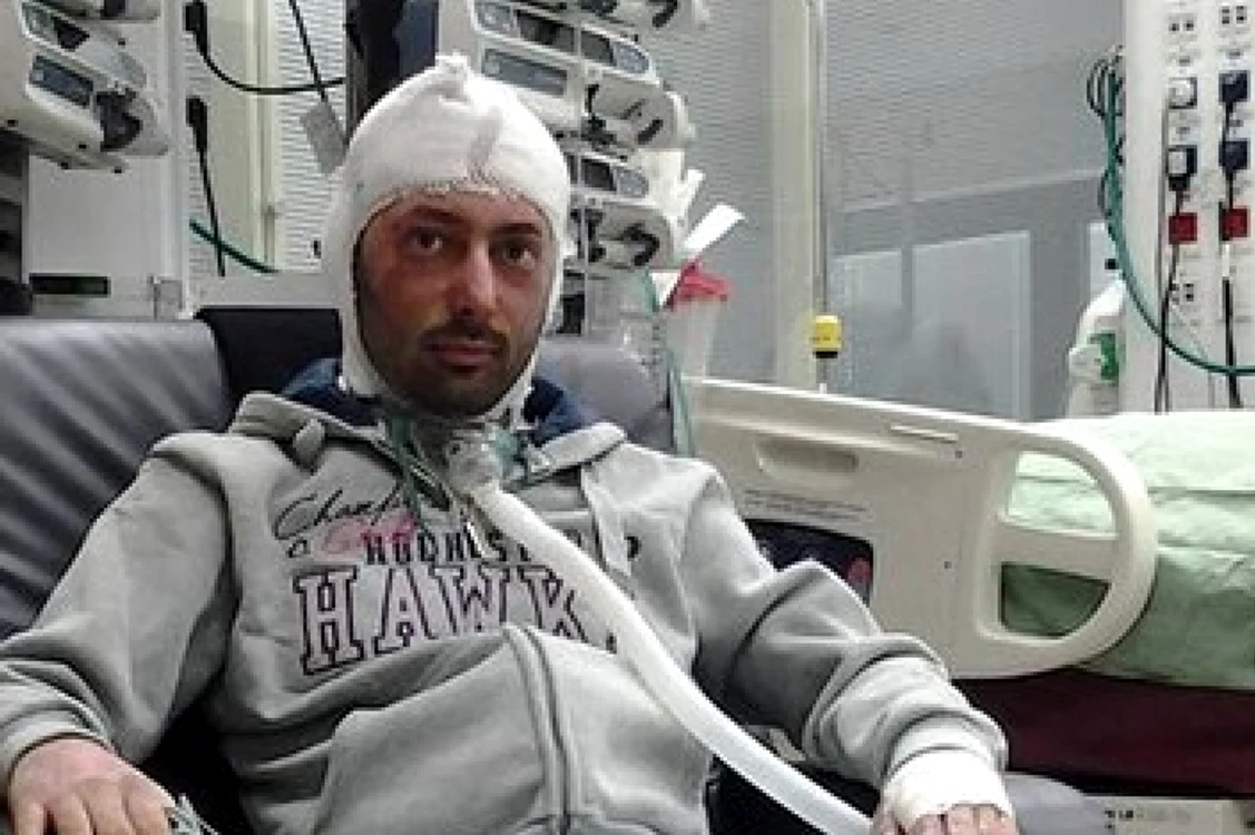 
    Cătălin, în clinica din Israel, unde a fost internat circa o lună și jumătate  