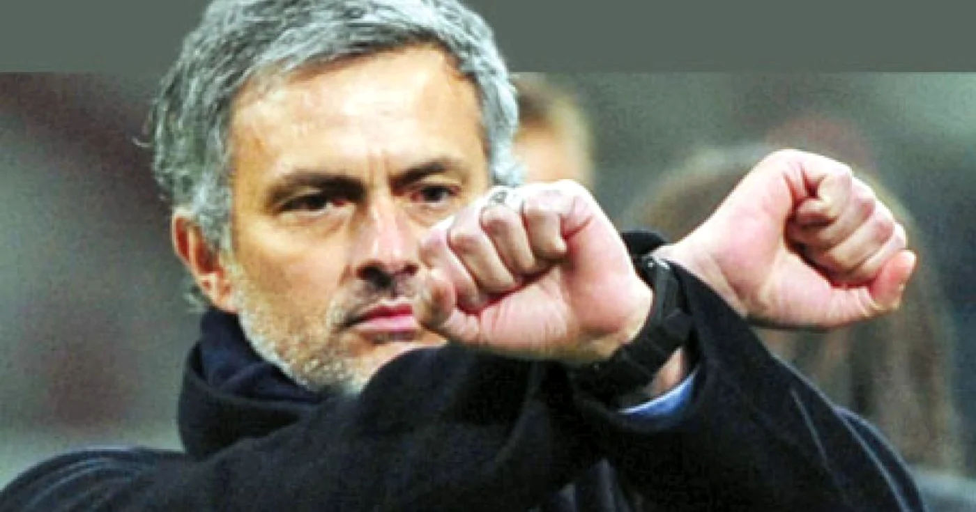 Mourinho i-a făcut arbitrului Di Terni semnul cătuşelor