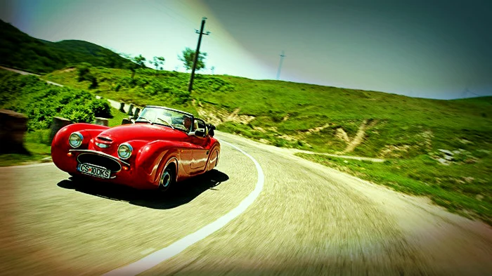 
    De Karaso SimplonUna dintre mașinile românești de care nu ai auzit  