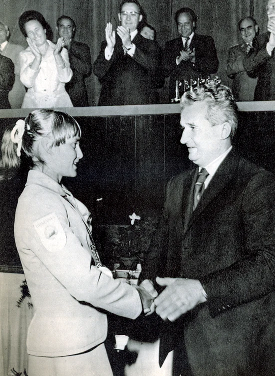 Nadia Comăneci și Nicolae Ceaușescu Foto: arhivă Click!
