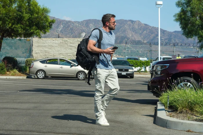 Ben Affleck la aeroport jpg