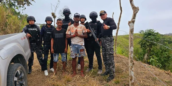 Fotbalist ecuadorian salvat de polițiști Foto X jpg