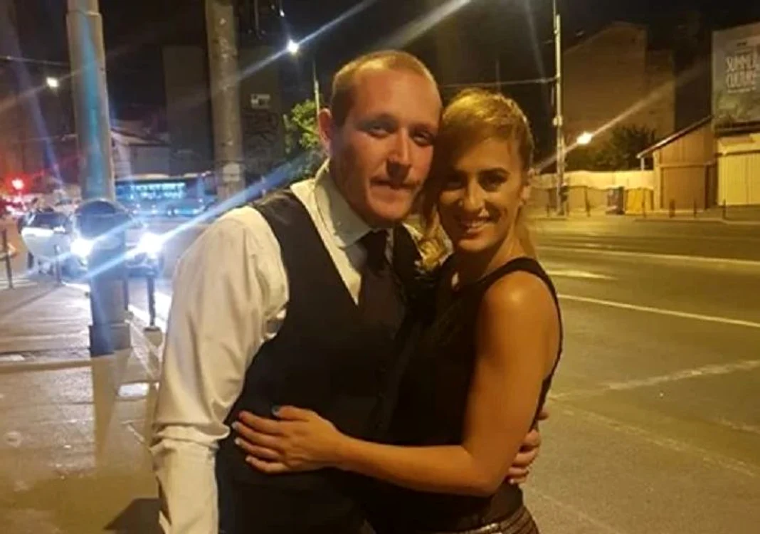 
    What's Up este topit după noua lui iubită, pe care susține că o îndrăgește foarte multFoto: Arhivă personală   