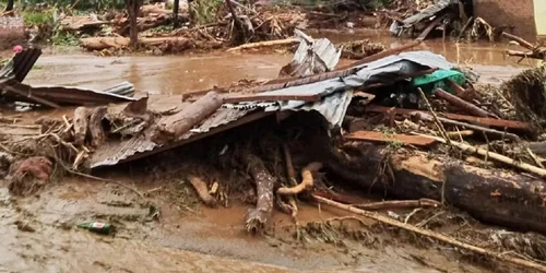 alunecari in indonezia foto yahoo news jpg