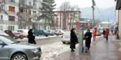 În Piaţa 22 Decembrie zăpada ocupa doar parcarea