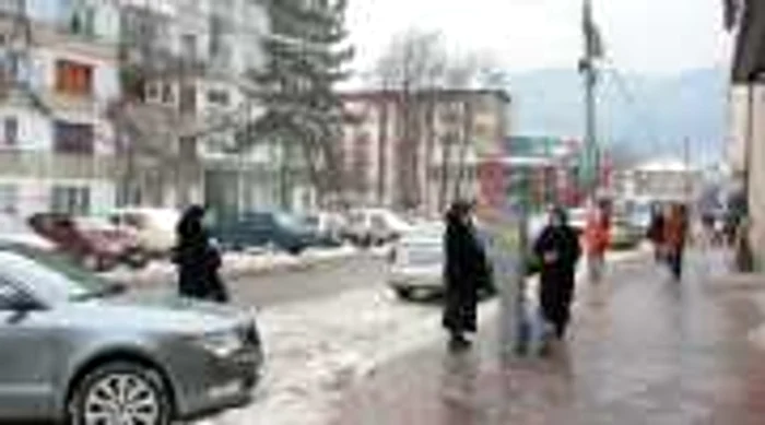În Piaţa 22 Decembrie zăpada ocupa doar parcarea