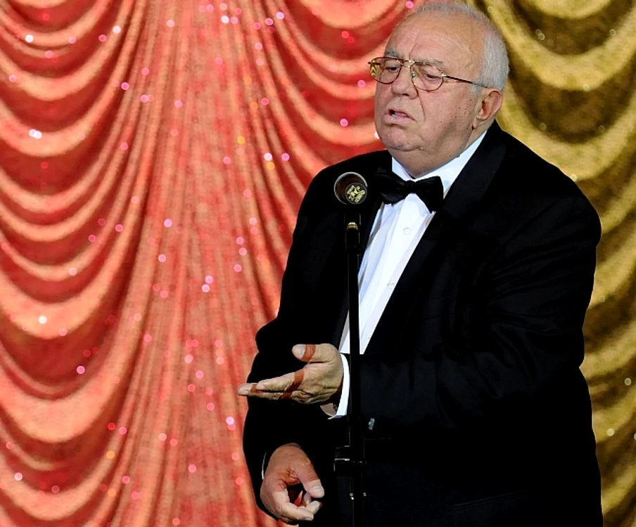 
    Alexandru Arşinel este director al Teatrului de Revistă "Constantin Tănase" din București  