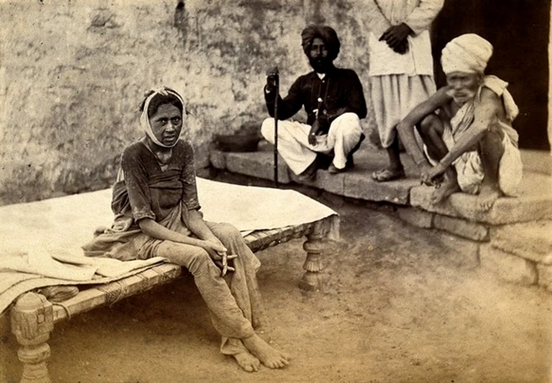 
    Pașaportul de vaccinare era obligatoriu încă din timpul celui de-al treilea vad de ciumă, epidemie ce a cuprins India și China în preajma anilor 1890Sursa foto: Wikipedia  