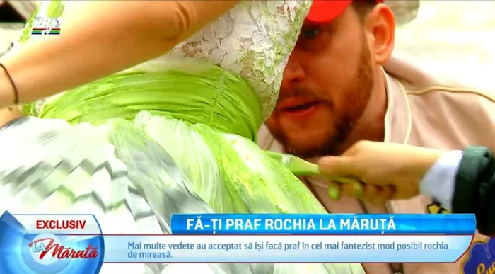 Rochia a fost pictată de toţi membrii familiei
