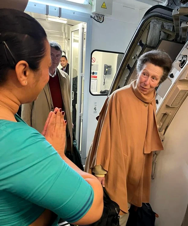Prințesa Anne zboară spre Sri Lanka1 jpg
