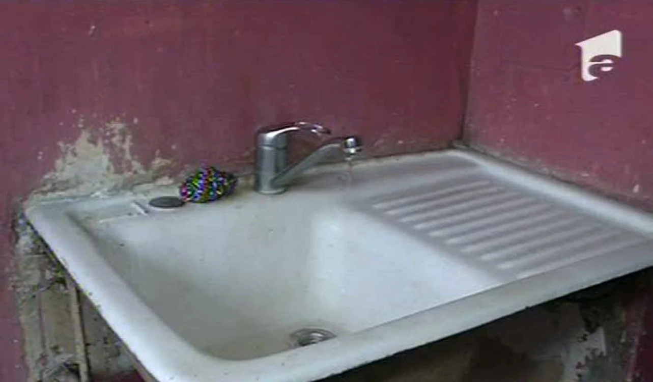 Daniela Gyorfi, şocată de mizeria din casa Ioanei Tufar (Foto: captură video Antena 1)