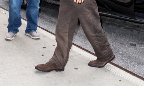 Brad Pitt wears oversized clothes jpeg