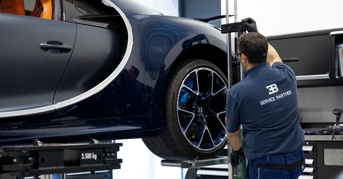 În lume sunt doar 6 service-uri autorizate Bugatti. Foto CarBuzz