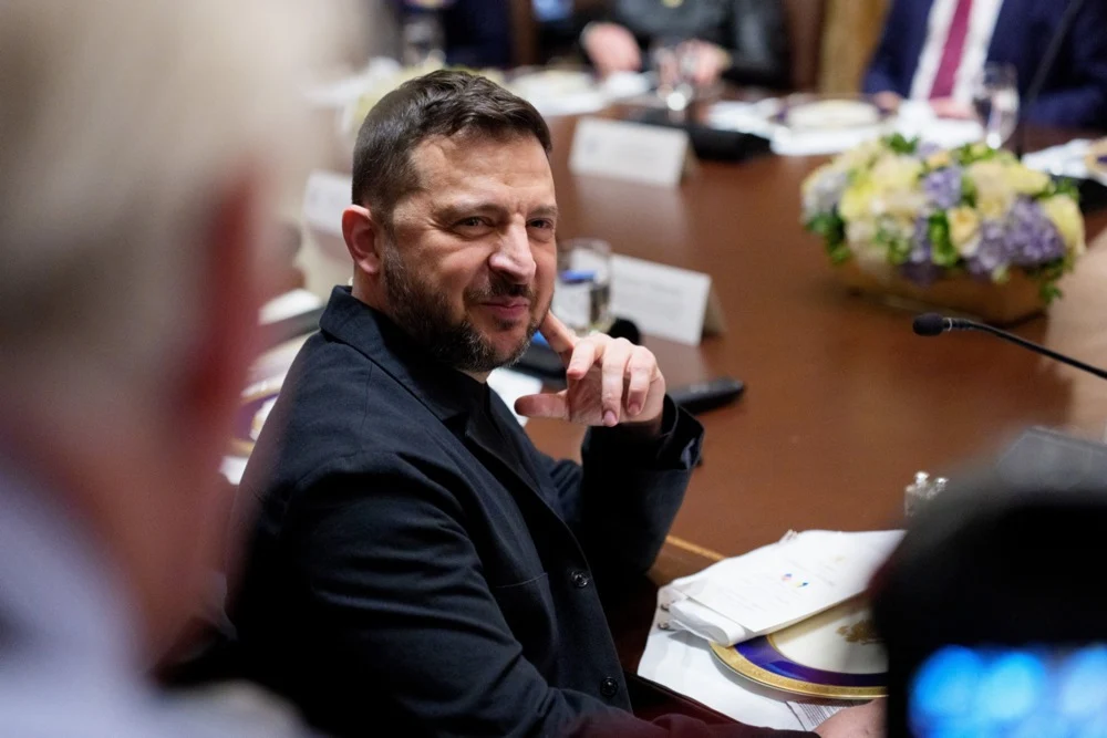 Zelenski consideră „un compromis bun” propunerea lui Trump de a îngheța actualele linii ale frontului