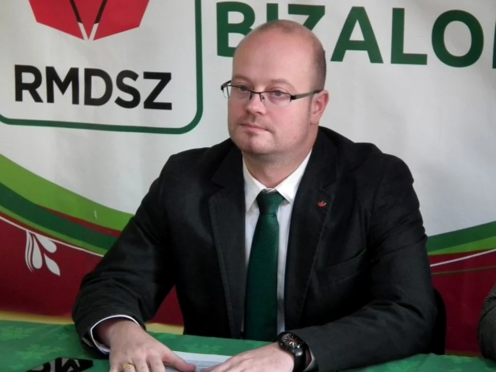 Parlamentarul sătmărean crede că dacă preşedintele unui Consiliu Judeţean ştie că poate fi oricând revocat, prin votul consilierilor, se va gândi de două ori înainte de a comite abuzuri. FOTO - satmareanul.net