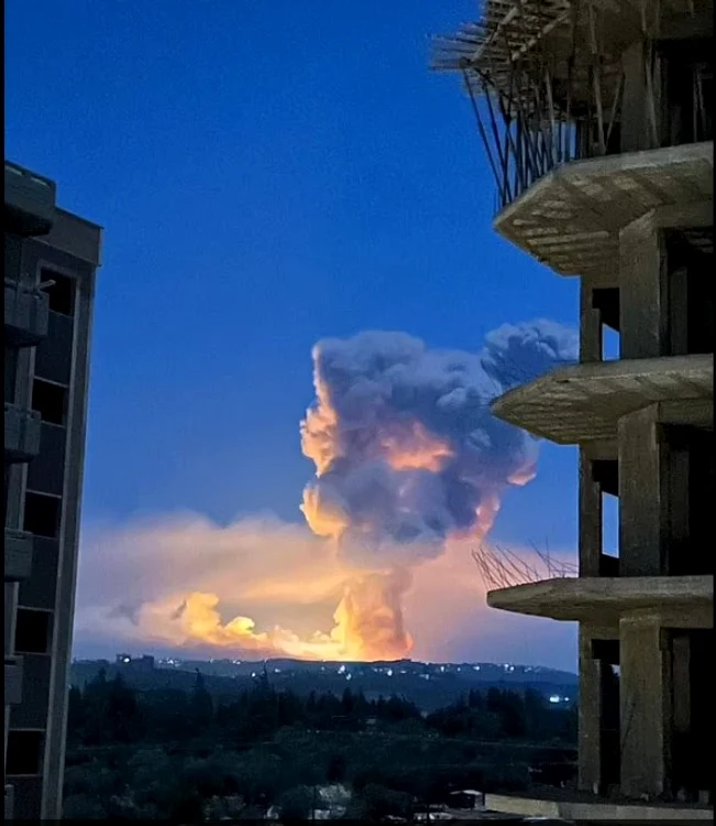 Israelul a bombardat un depozit de muniții pe coasta Siriei FOTO X