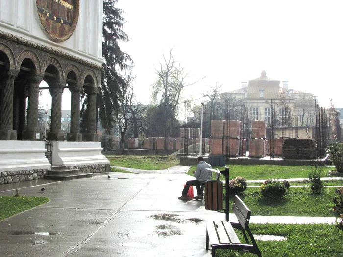 În curtea bisericii Toţi Sfinţii primăria va ridica o grădiniţă