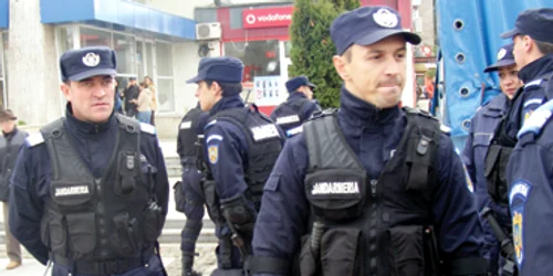 Reşiţa: REGIUNEA PE SCURT / Jandarmi trimişi la rugă