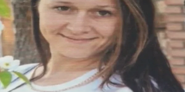 Taximetrista a fost înjunghiată în gât şi abdomen