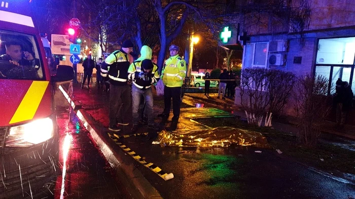 
    Un tânăr de 25 de ani a murit duminică seara, după ce s-a aruncat de la etajul opt al unui bloc din municipiul ConstanţaFoto News.ro  
