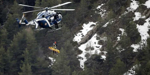 avion prabusit in franta resturi aeronava FOTO AP