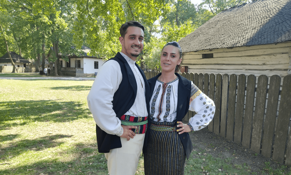 Preotul dansator care a reînființat „Poarta Vrancei”, arhiva vie a jocului popular vrâncean VIDEO