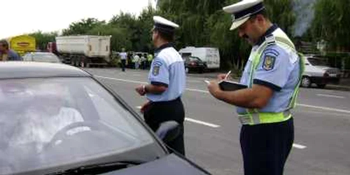 Agentii l-au tras pe dreapta