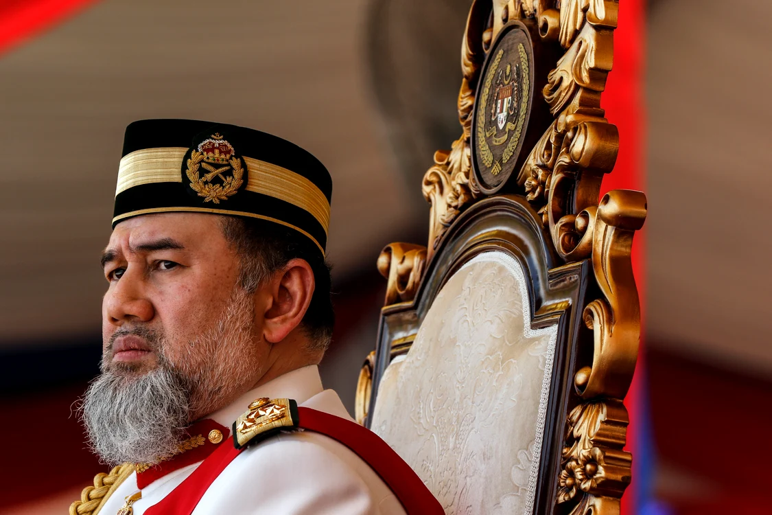 
    Muhammad V al Malaeziei a renunțat la tron după ce au apărut imagini cu el și cu noua lui soțiefoto: EPA  